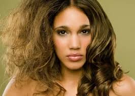 L'ideale per chi, oltre al crespo, ha dei capelli che tendono ad assumere una linea ondulata. I Migliori Prodotti Anti Crespo Per Sfoggiare Capelli Setosi