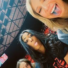 Bella Moyer's Instagram, Twitter & Facebook