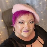 Cindy Strong's Instagram, Twitter & Facebook