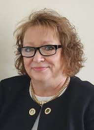 Angela Estep's Instagram, Twitter & Facebook