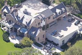Tom Brady And Gisele Bundchen Home In Brookline Ma 40 Mil Mansions Celebrity Houses New England Homes