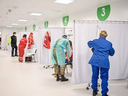Su 111 centri vaccinali in lombardia ci sono stati problemi di ritardi in tre. Vaccino Anti Covid Numero Verde Per Gli Over 80 Sabato Gia 28mila Chiamate Bergamonews