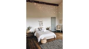 Parfait pour une chambre d'enfant ou d'ado. Tendance Deco 24 Facons D Adopter La Guirlande Lumineuse