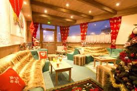 Accomodation, services, ski and activities, shuttle transfers, resort access… Rates Offers Hotel Pelvoux Les Menuires Site Officiel