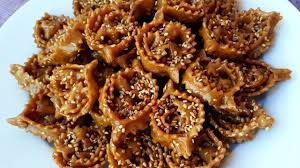 Chebakia Sans Levure Et Sans Oeuf شباكية هشيشة بلا بيض و بلا خميرة Youtube Food Moroccan Food Delicious