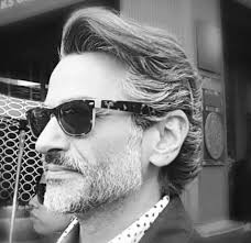 In questa gallery vi mostriamo tantissimi tagli di capelli grigi e brizzolati uomo dai quali prendere ispirazioni. Taglio Capelli Uomo 2022 100 Tagli Idee E Tendenze Capelli