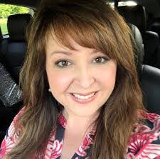 Shannon Mckenney's Instagram, Twitter & Facebook