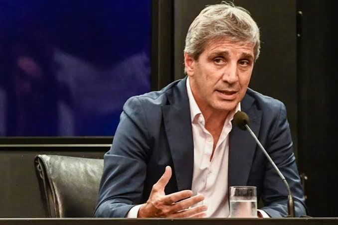 Toto Caputo targeted Congress: 'They are trying to overthrow the President'  | La Derecha Diario en Inglés