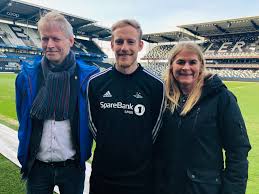 Mai 1991) er en norsk fotballspiller som spiller for lillestrøm sportsklubb, på lån fra rosenborg ballklub. Inviterer Hele Melhus Pa Kamp Melhus Kommune