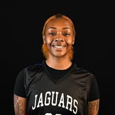 Kaila Bell's Instagram, Twitter & Facebook