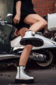 How To Style White Doc Martens The Classic Footwear In 2021 White Doc Martens White Dr Martens Outfit Dr Martens Outfit