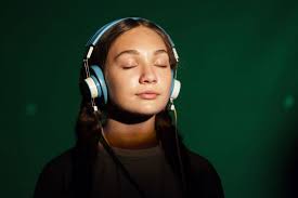 Let's start with the autistic teen girl's name — music (maddie ziegler). Sia Apologizes To Autism Community For Music On Twitter