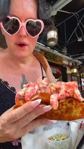 How many lobsters is in this thing?! #keywest #lobster #lobsterroll