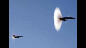 Dans le cas où le milieu est dispersif, elle est différente de la vitesse de groupe, qui est la vitesse de. Mesure De La Vitesse Du Son Et Effets Dans L Aviation Niv2e04 Youtube