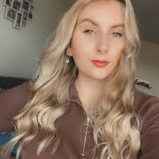 Denise Armbruster's Instagram, Twitter & Facebook