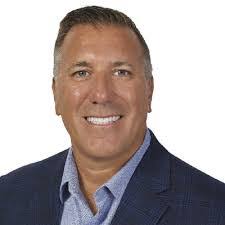 Jeffrey Crenshaw's Instagram, Twitter & Facebook