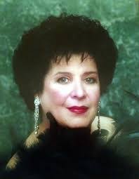 Eva Lira's Instagram, Twitter & Facebook