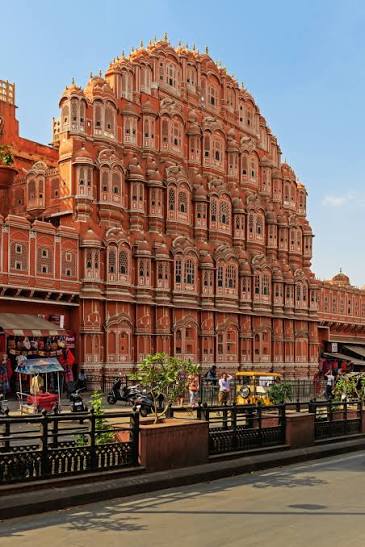 Hawa Mahal (Jaipur) Image 2
