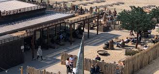 Ingrediënten 100 g witte bonen (pak a 500 g) 1 sjalot (in stukken) 1 pot gevogeltefond (380 ml) 2 schaaltjes lamsracks (a ca. Diner Menu Beachclub Far Out