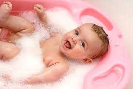 Immer noch gibt es kliniken, wo kaiserschnittfrauen. Die Perfekte Baby Badewanne Babyhelferlein De