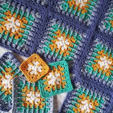 Orgu Bebek Battaniyesi Ve Koltuk Sali Crochet Square Crochet Projects Granny Square Crochet