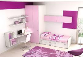 In dem schlafzimmer befindet sich ein einzelnes bett. Modernes Schlafzimmer Fur Madchen In Recyclebaren Materialien Idfdesign
