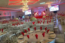 Pas de mariage réussi sans une superbe décoration de voiture mariage ! Salle De Reception Normandie Hoolieday