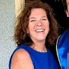 Laura Epley's Instagram, Twitter & Facebook