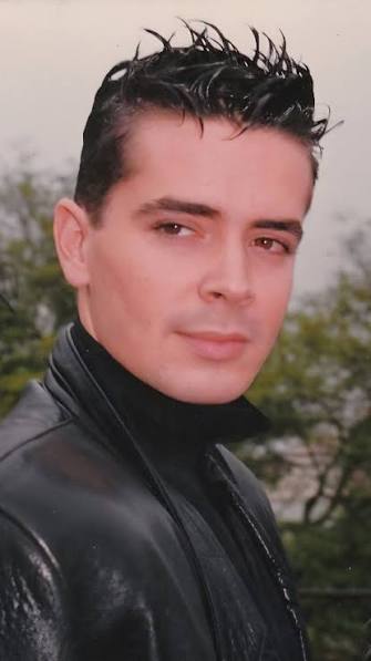 Hoy recordamos al maravilloso cantante español Francesc Picas., 56 años  habría cumplido el interprete catalán, reconocido por nosotros y en toda  iberoamerica como integrante del grupo musical Locomia, ...