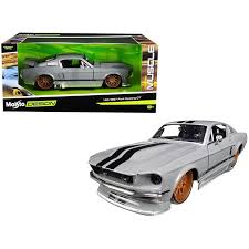Aliexpress'te 1967 mustang diecast için özel indirimler ve ücretsiz gönderimim tadını çıkarın. 1967 Ford Mustang Gt 5 0 Gray With Black Stripes Classic Muscle 1 24 Diecast Model Car By Maisto 1 24 Diecast Model On Sale Overstock 30081237