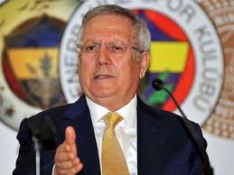 Fenerbahçe spor kulübü, resmi sitesinden yaptığı açıklamada başkan aziz yıldırım'ın yarın 14.00'da bir toplantı düzenleyeceğini açıkladı. Aziz Yildirim Basin Toplantisi Duzenliyor Ntv