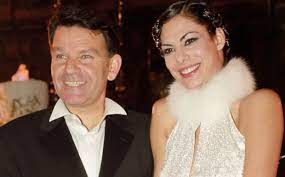 Check spelling or type a new query. Batidoy Koygias Nea Epeisodia Anamesa S Ekeinoys Poy Agaph8hkan Poly Mononews