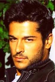 Biografia Actorului Model Masculin Burak Ozcivit Boierul Malkocoglu Fermacatorul Si Contoversatul General Al Sultanului Din Serialul Suleyman Magnificul