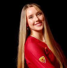 Katelyn Smith's Instagram, Twitter & Facebook