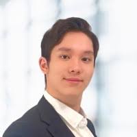 200+ profilů „Duke,“