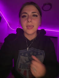 Selenaqueen_baddie19