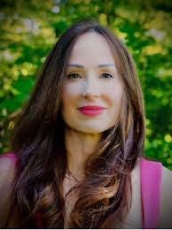 Gail Burns's Instagram, Twitter & Facebook