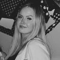 Amanda Betterton's Instagram, Twitter & Facebook