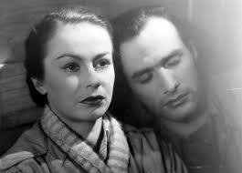 Głównym bohaterem filmu są patriotyczne piosenki, które pomagały polakom przetrwać okupacyjną codzienność. Danuta Szaflarska Biography Artist Culture Pl