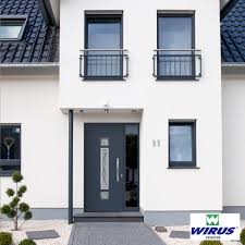 Anthrazit Sind Die Fenster Die Saule Und Naturlich Die Hausture Haus Streichen Haus Fassade Haus