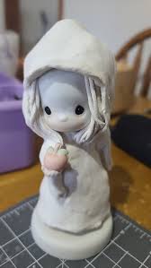 This is my second piece that I have ever done. Still learning; still  experimenting. So please be kind and patient with me. The goal is the evil  queen as the old hag