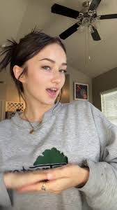 Carissa Kyle's Instagram, Twitter & Facebook