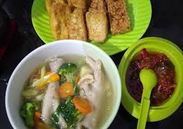 Bumbu sayur sop sederhana dan simple, sehingga sayur sop merupakan sayur ringan dan untuk menambah kelezatan sayur sop dan sekaligus memenuhi nilai gizi, maka. Cara Gampang Membuat Sop Ayam Ceker Tahu Tempe Ungkep Dan Sambal Goreng Anti Gagal Resep Masakan Indonesia