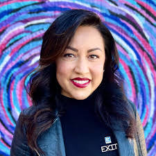 Jennifer Chavira's Instagram, Twitter & Facebook