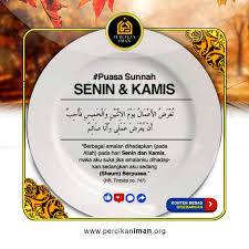 Melafalkan niat bukanlah syarat, namun jumhur ulama berpendapat hukumnya sunnah dengan maksud membantu hati dalam menghadirkan niat. Bulan Rajab Apa Boleh Puasa Senin Kamis