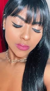 Caroline Pereira's Instagram, Twitter & Facebook