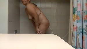 Enema in the bathtub - ThisVid.com