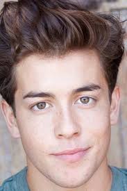 Callan Taylor : biographie, filmographie, photos & vidéos