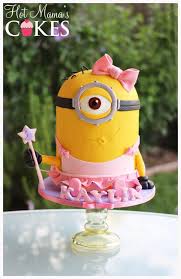 It is a cake that looks just like a minion from the animation despicable me. Ooohh Pretty Minion Kuchen Und Torten Kinder Kuchen Madchen Kuchen