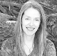 Elizabeth Romain's Instagram, Twitter & Facebook